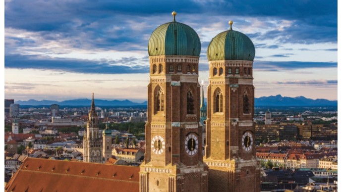 MÜNCHEN. PHOTOGRAFIEN VON RAINER VIERTLBÖCK 2009 BIS 2025